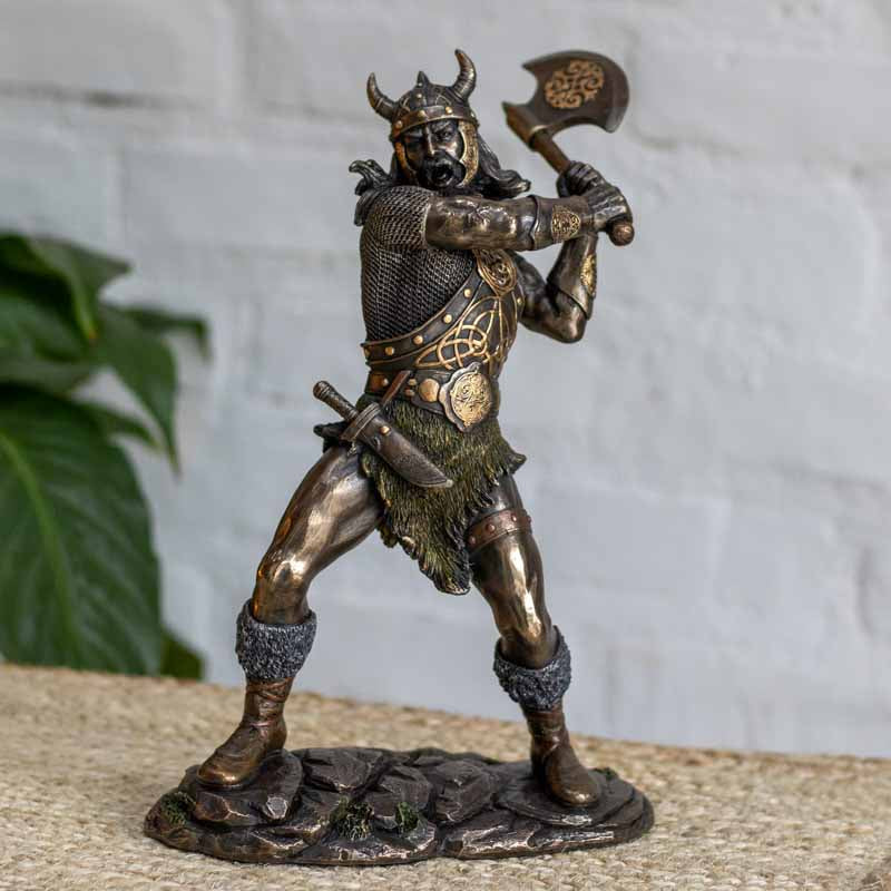 Estatueta Guerreiro Viking c/ Machado 28cm