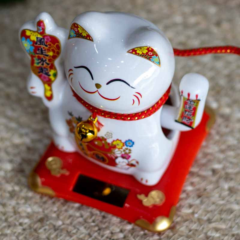 escultura-estatueta-porcelana-objeto-decorativo-oriental-divindade-chines-prosperidade-decor-zen-loja-presentes-maneki-neko-sorte-gato-004
