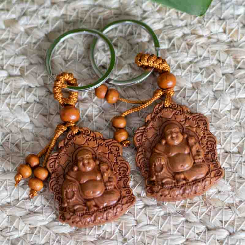 Amuleto Chaveiro Zen Madeira | Buda Feliz budismo,chaveiro,madeira,monge,oriental,unisex