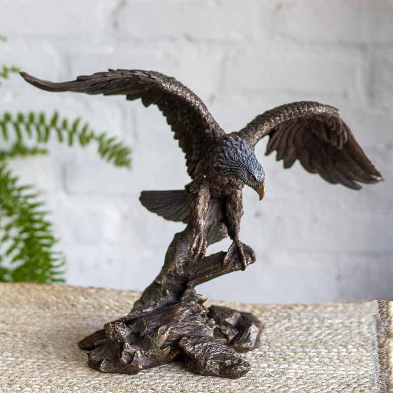 Escultura Águia Realista 45cm | Veronese Design aguia,animais,eles,estatuetas,mistico,realista,veronese