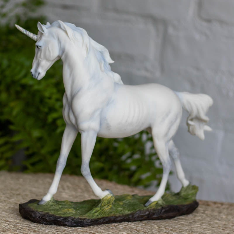 estatueta-escultura-unicornio-branco-objetos-decorativos-decoracoes-resina-veronese-design-loja-presentes-especiais-06