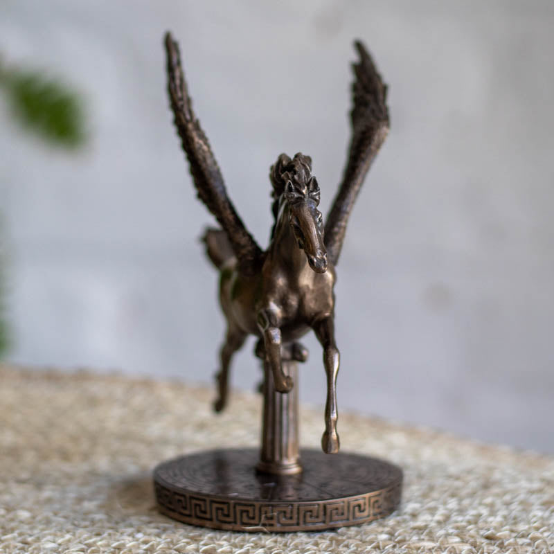 estatueta-escultura-resina-pegasus-veronese-design-resina-mitologia-objetos-decorativos-loja-zen-06