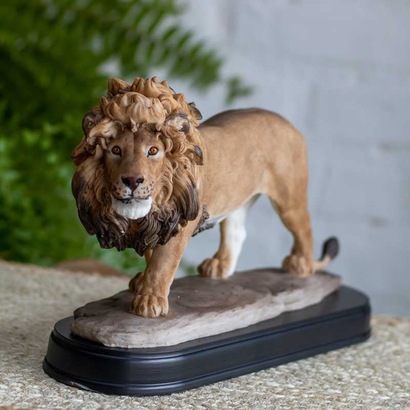 Enfeite / Estatueta Leão Realista em Resina animais,eles,estatuetas,leao,realista