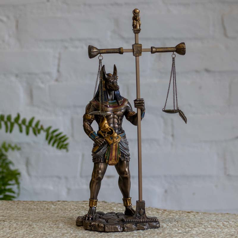 objeto-decorativo-anubis-balanca-estatua-bronzeada-mitologia-egipcia-loja-enfeite-decoracao-decorzen-002