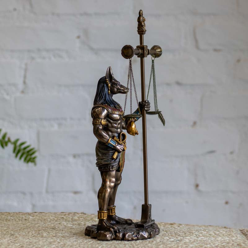 objeto-decorativo-anubis-balanca-estatua-bronzeada-mitologia-egipcia-loja-enfeite-decoracao-decorzen-007