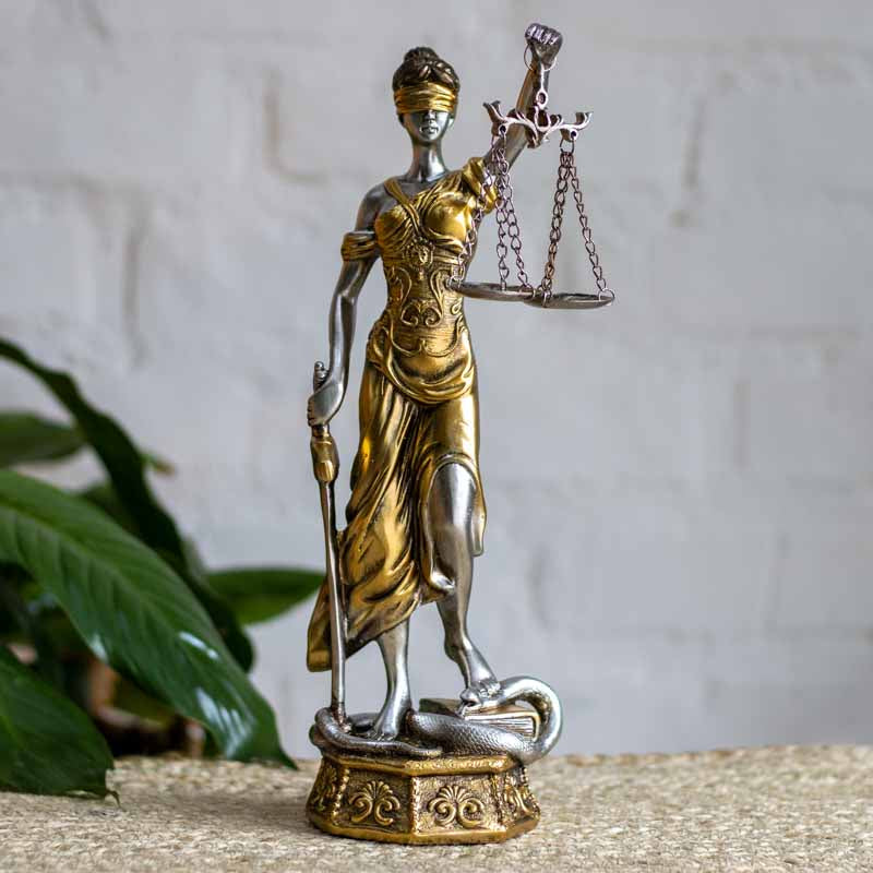 A04119-estatua-decorativa-prateada-dourada-modelada-resina-mitologia-grega-deusa-justica-divindade-lei-loja-decorzen-002
