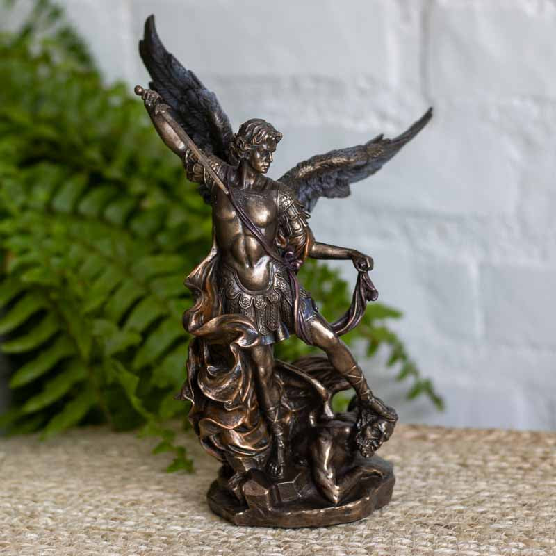 Estátua Bronze São Miguel Arcanjo Veronese Design anjos,arcanjo miguel,celestiais,estatuetas,unisex,veronese