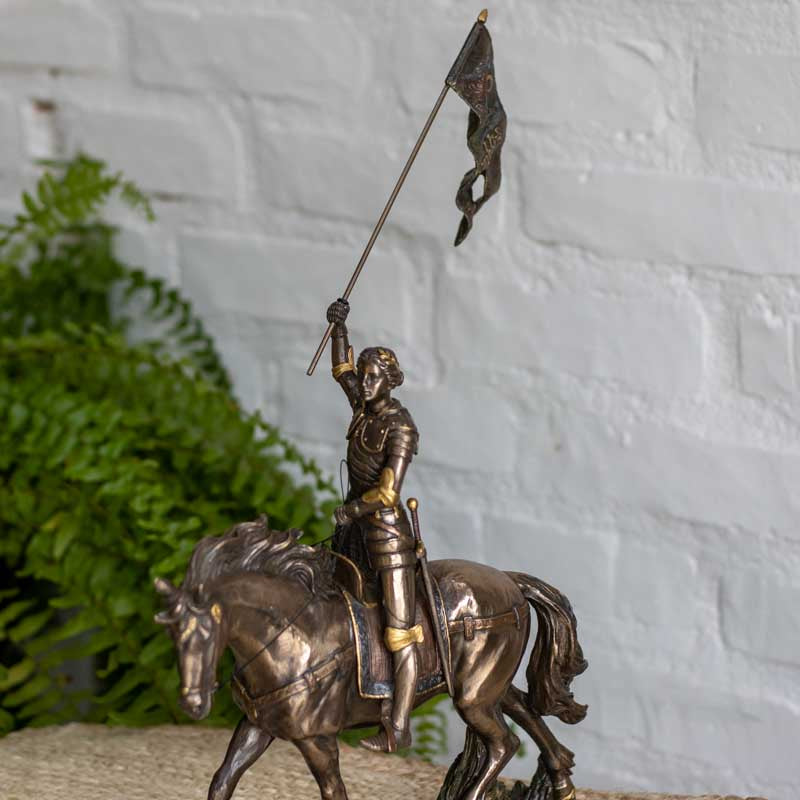 escultura-estatueta-enfeite-casa-objetos-decorativos-presentes-zen-veronese-design-joana-darc-28cm-03