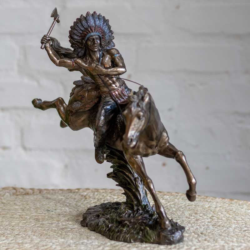 estatua-decorativa-bronzeada-modelada-resina-enfeite-indio-cavalo-loja-decoracao-indigena-decorzen-004