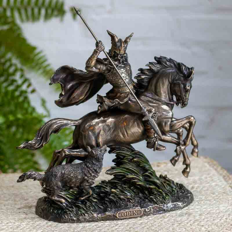 Estatueta Realista do Deus Nórdico Odin animais,divindade,eles,estatuetas,guerreiro,odin,outras,veronese